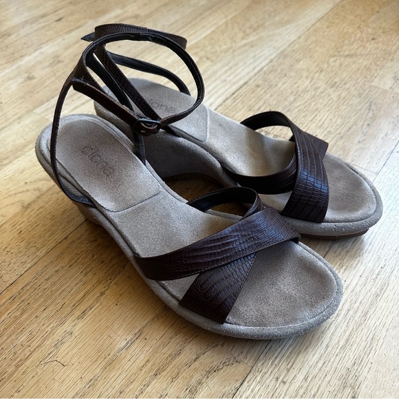 Brown Snakeskin Wedge Sandals size 8 - Picture 1 of 7